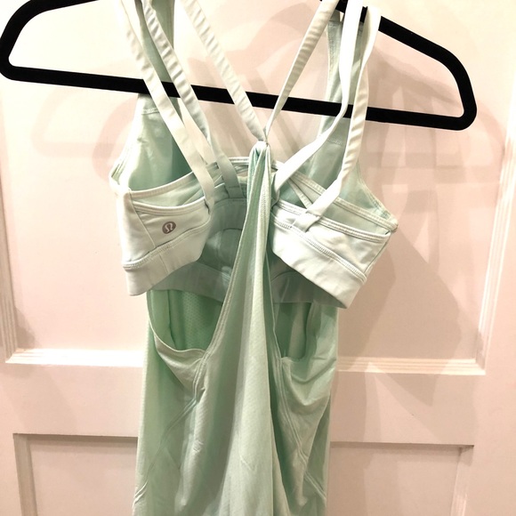 Nouveau limits lululemon tank - Picture 4 of 4